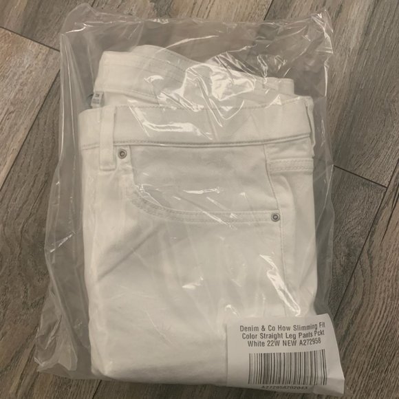 NWT DENIM & CO HOW SLIMMING STRAIGHT LEG JEANS 24W - Picture 13 of 16